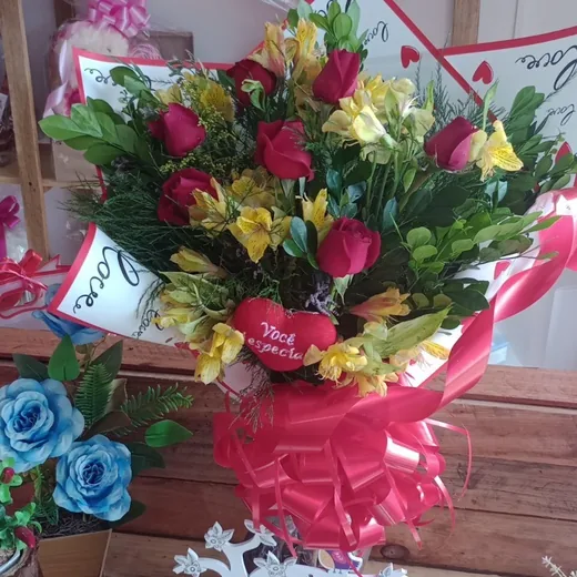 Mais um presente montado com carinho pela Pérola Flores.
