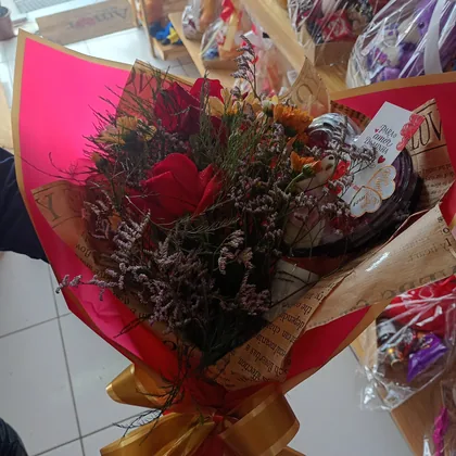 Mais um presente montado com carinho pela Pérola Flores.