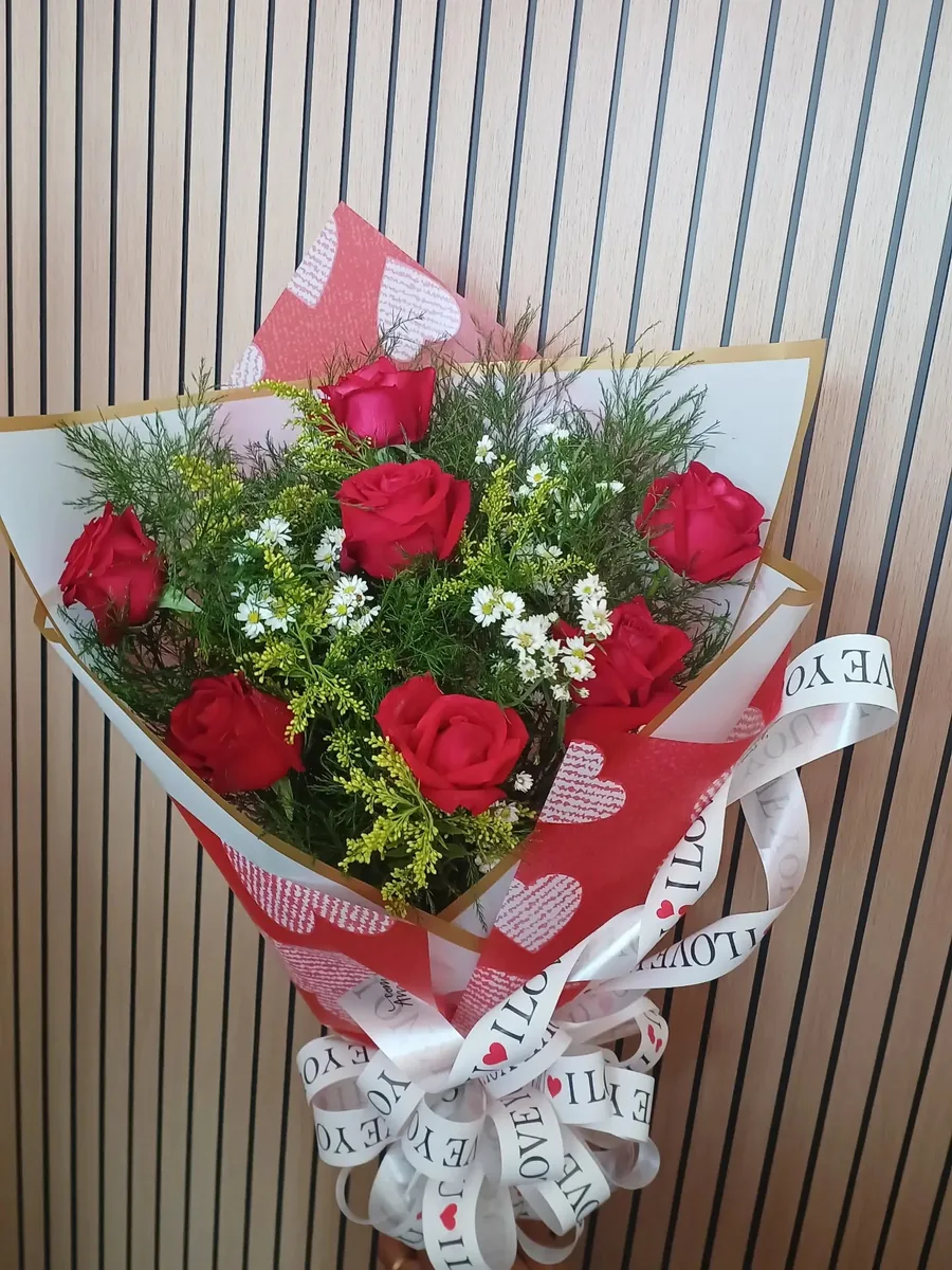 📍 PÉROLA FLORES & BOMBONIERE ❤️ Surpreenda quem você ama com a elegância das rosas…