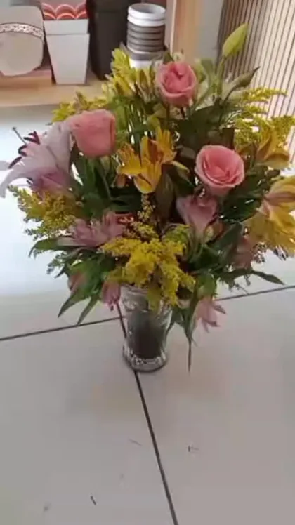 Mais um presente montado com carinho pela Pérola Flores.