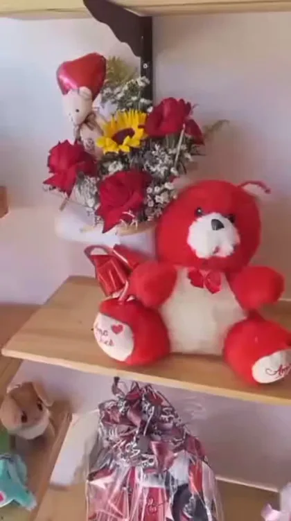 Mais um presente montado com carinho pela Pérola Flores.