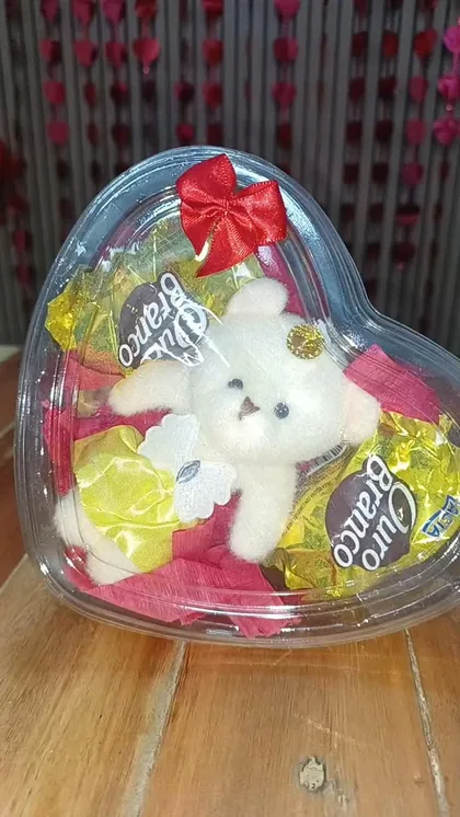 Mais um presente montado com carinho pela Pérola Flores.